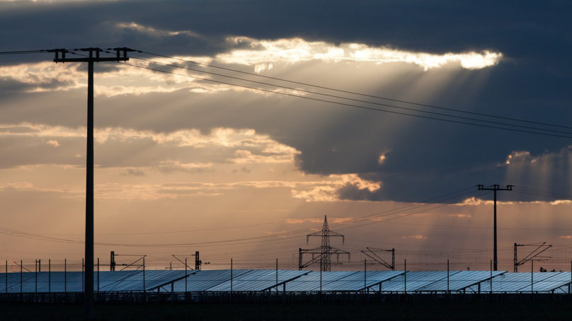 20% pudotus Euroopan aurinkosähköasennuksissa – koko maailmassa 50% kasvu